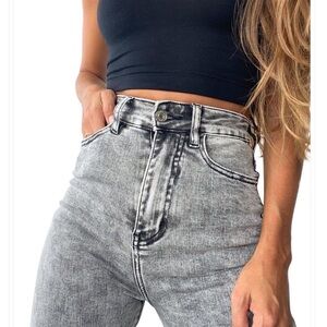 Chipre High Rise Black and Gray Jeans